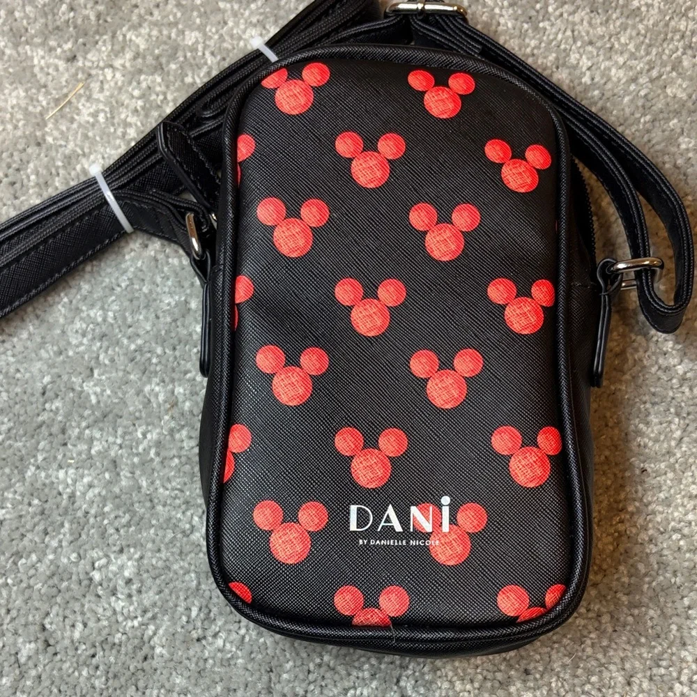 NWOT DISNEY/DANI Mickey Mouse Black and Red Crossbody Bag - Picture 2 of 2
